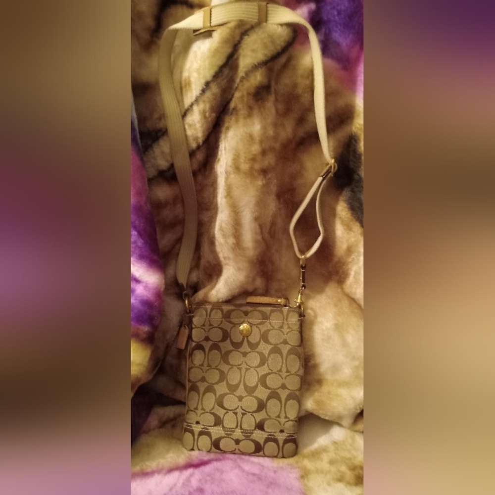 Coach Vintage Tan & Brown Crossbody Bag EUC - Picture 3 of 8